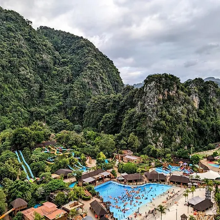 Amazing Views & Eco Friendly Luxury Onsen Suites, Lost World Of Tambun Ipoh Exterior photo